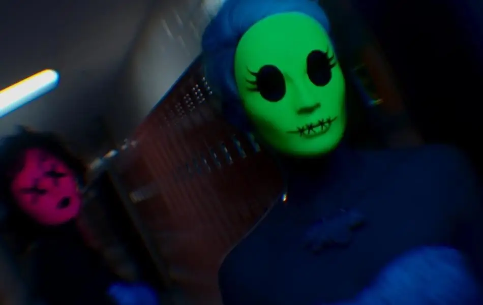 Gunpowder & Sky врезается в фестивальный хит «Tragedy Girls»