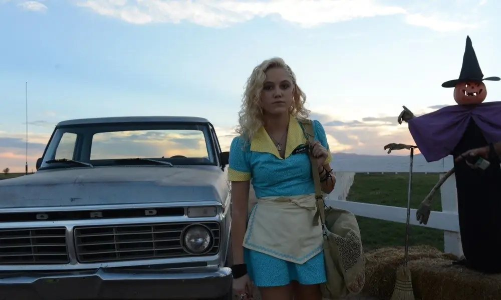 Звезда сериала «Это следует» Майка Монро входит в альтернативное будущее сериала «Воспитание Фредерика Фитцелла»
