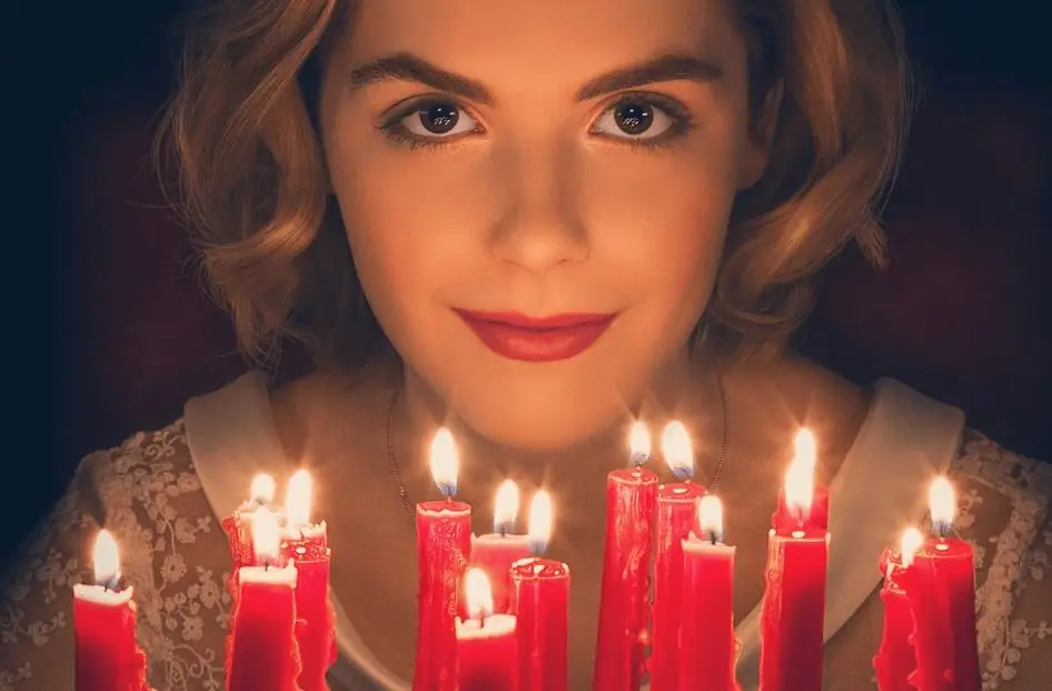 Официальный постер «Леденящих душу приключений Сабрины» от Netflix дразнит вероятным трейлером завтра