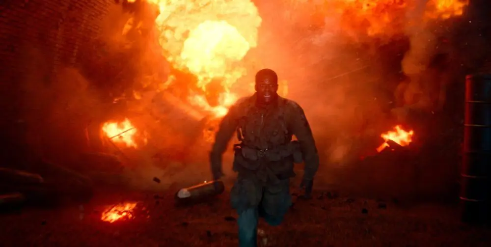 Напряженный и жестокий клип «Overlord» взлетает до небес [видео]