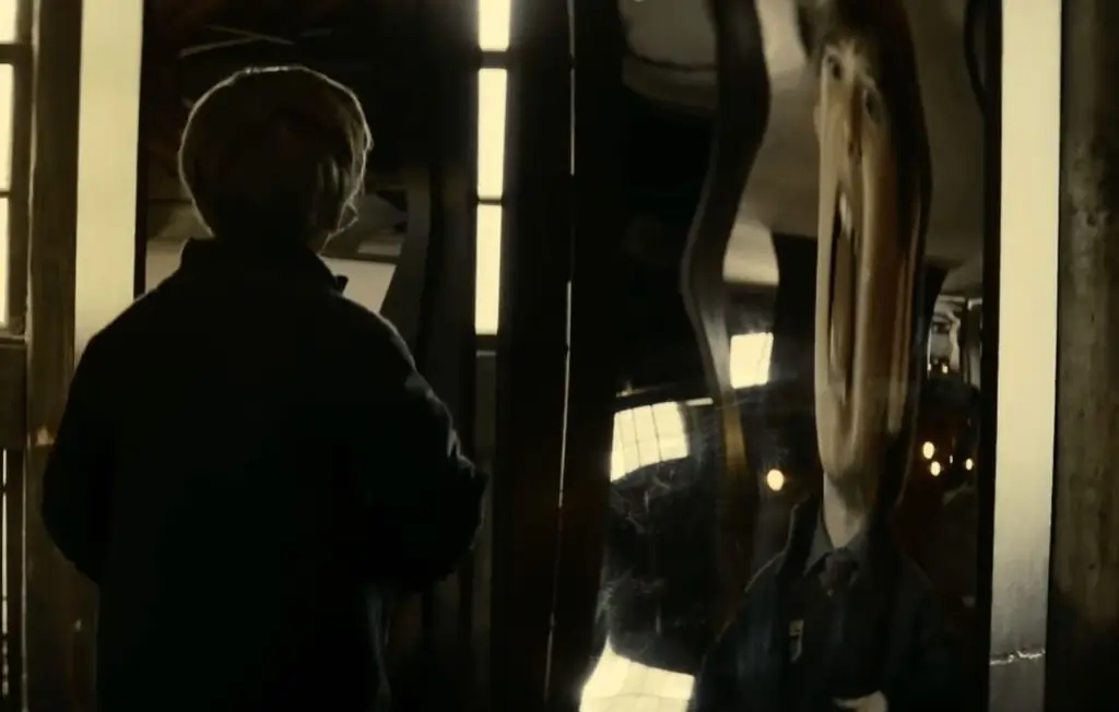 Трейлер A24 «Дыра в земле» выкапывает ужасающего самозванца