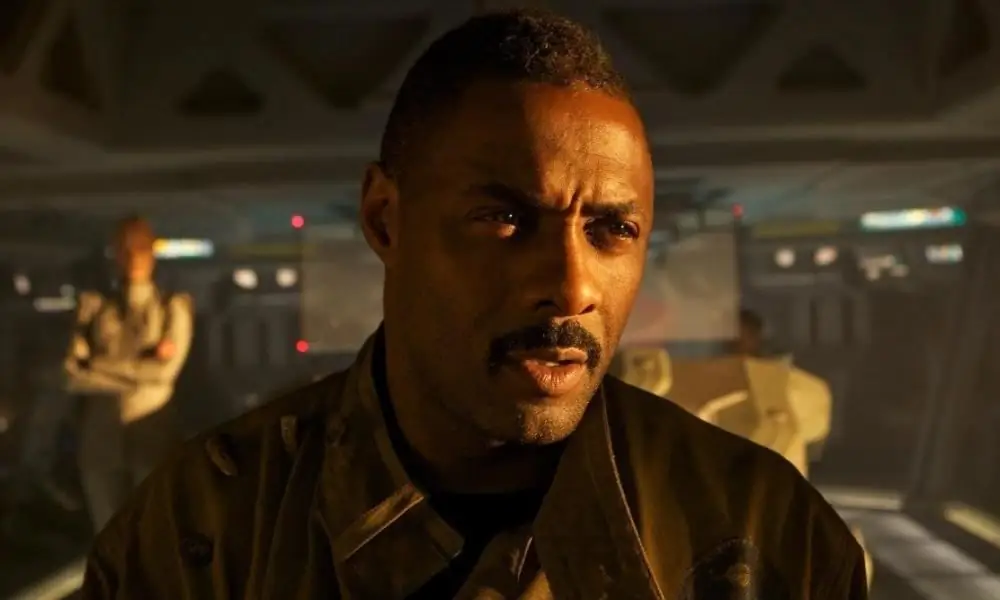 Идрис Эльба в главной роли в фильме «Глубже», хоррор-версии «Бездны»