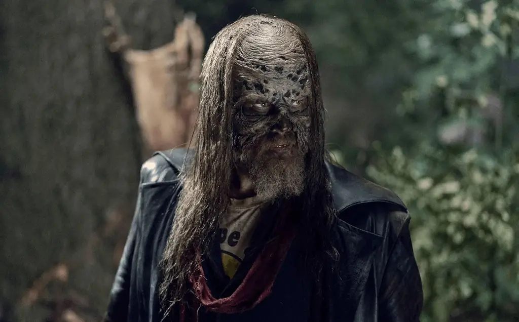 Если вы пропустили это, посмотрите вчерашнюю сцену боя Дэрила против Беты из «Ходячих мертвецов»