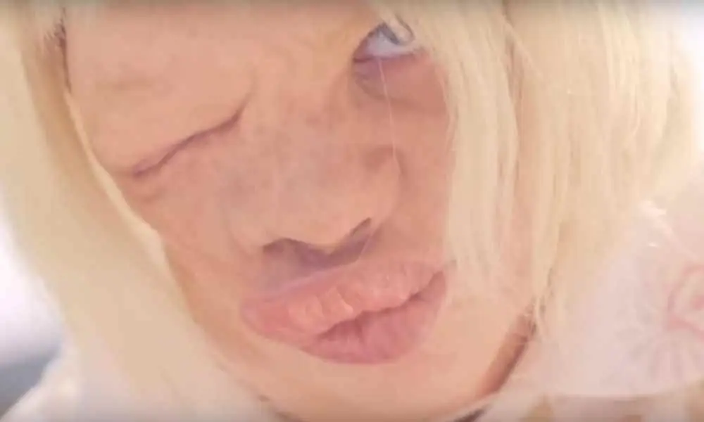 Когда вы думали, что не можете быть более взволнованы, Ари Астер называет «Мидсоммар» «Волшебником страны Оз для извращенцев»