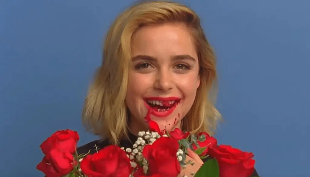 Забавное новое промо-видео "Леденящие душу приключения Сабрины" ставит вас под чары Кирнан Шипка