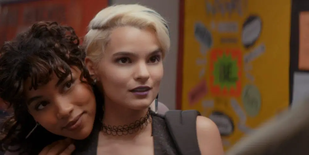 Брианна Хильдебранд и Эмиль Хирш переезжают на другую планету в «Персефоне»