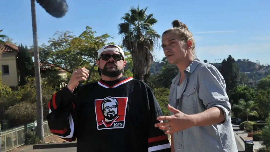 Cinedigm приобретает «Безумие в методе», в котором воссоединяются Джейсон Мьюз и Кевин Смит