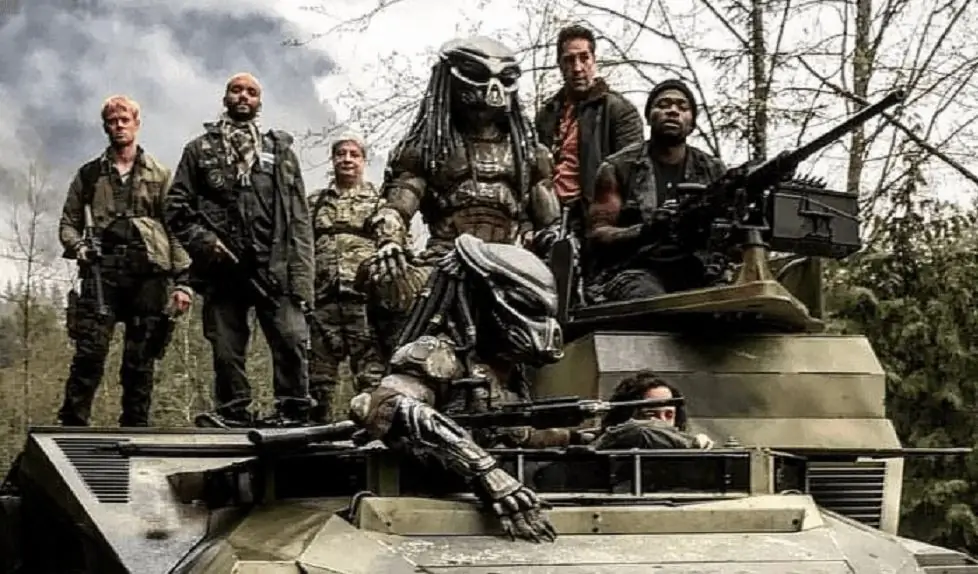 Фред Деккер копается в исходном сценарии концовки «Хищника» и его «фантастической последовательности действий»