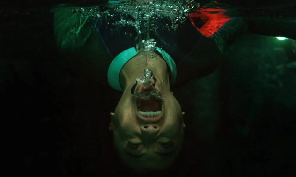 [Обзор] '47 Meters Down: Uncaged' держит махинации с акулами-убийцами над водой