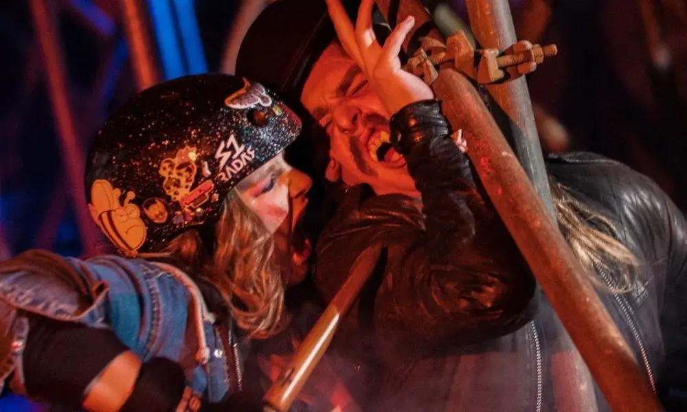 [Краудфандинг] Вампиры 90-х и девушки из роллер-дерби сталкиваются в ужасе