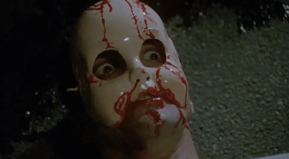 [Мы любим ужасы 90-х] Сюрреалистический художественный фильм «Звездное время» представил «Убийцу в детской маске»
