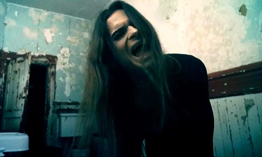 Новое музыкальное видео Life of Agony «Lay Down» было снято в настоящем особняке с привидениями [видео]