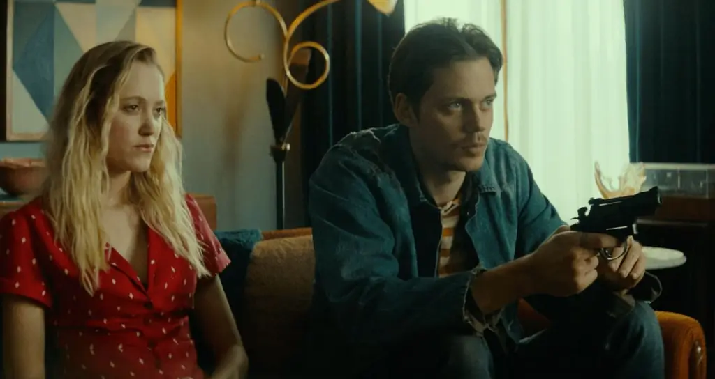 Эксклюзивный клип «Злодеи» пытается заключить сделку с Биллом Скарсгардом и Майкой Монро [Видео]