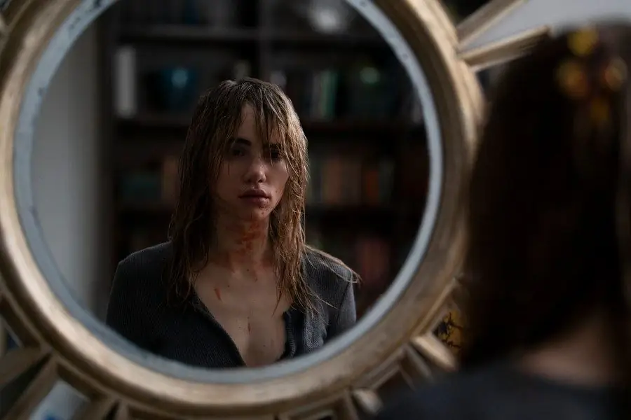 Суки Уотерхаус проводит «Сеанс» в All