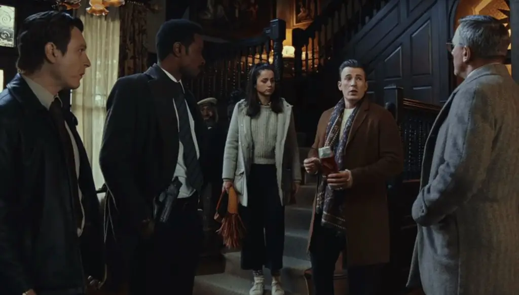 Knives Out': Рэнсом Дрисдейл Криса Эванса отворачивается от детективов [видео]