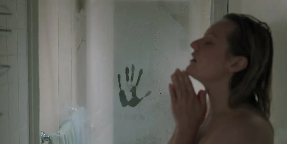 Вот ваш первый взгляд на Элизабет Мосс в «Напряженной и страшной» версии Ли Уоннелла «Человек-невидимка»