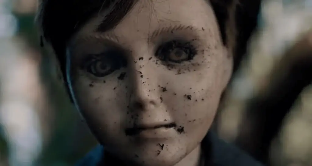 Жуткая кукла нацелилась на новую семью в трейлере фильма «Брамс: Мальчик 2»