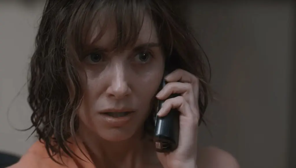 [Трейлер] Элисон Бри переживает сюрреалистические видения в психологическом триллере Netflix «Девушка-лошадка»