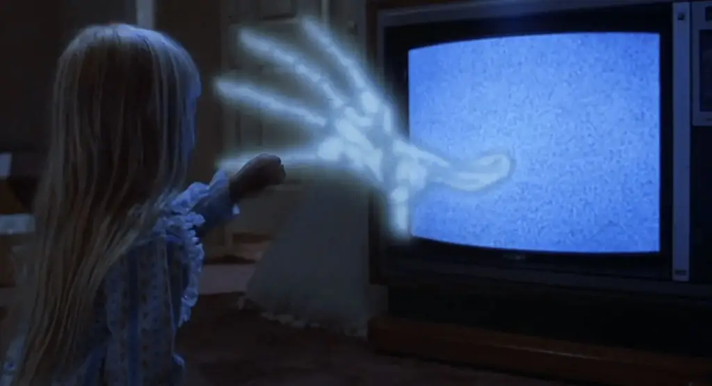 [Трейлер] Серия документальных фильмов о дрожи исследует легендарные истории «Проклятых фильмов» в апреле