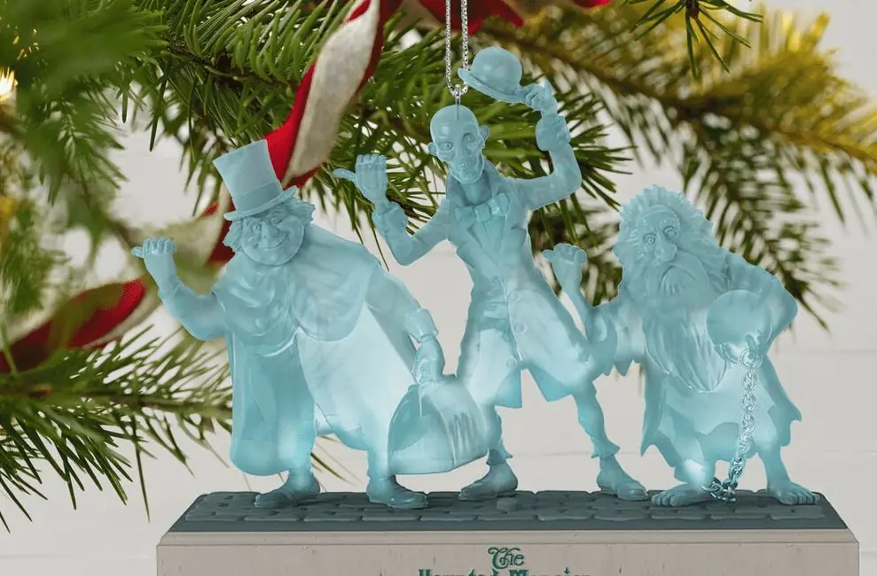 Hallmark также выпускает украшения из «Очень странных дел» и «Особняк с привидениями» в этом году