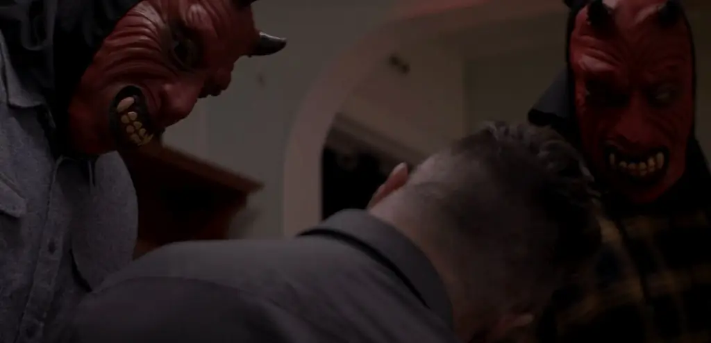 Брызги крови на красной полосе, трейлер 'For the Sake of Vicious