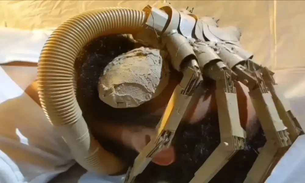 Эти фанаты ужасов переделали ключевые моменты из «Чужого» без бюджета во время карантина [Видео]