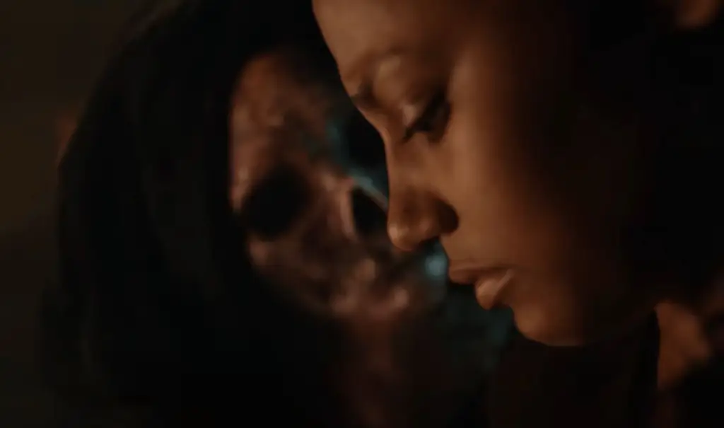 Трейлер Netflix «Cursed» слегка балуется ужасом [видео]