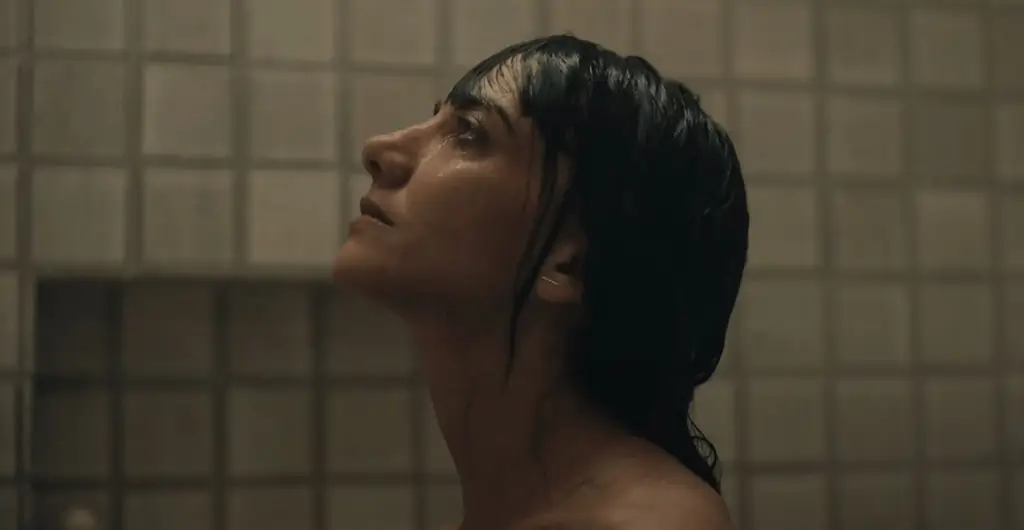 Последний клип Дэйва Франко «The Rental» воплощает в жизнь ваши страхи Airbnb; Смотрите фильм в эти выходные