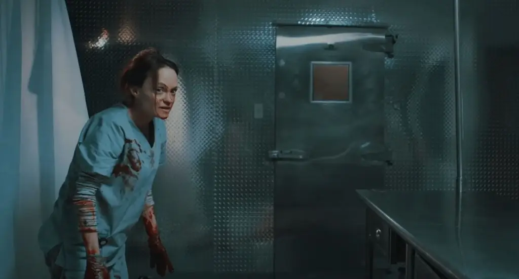 Анжела Беттис возвращается в ужасы в октябре этого года в «12-часовой смене» [трейлер]