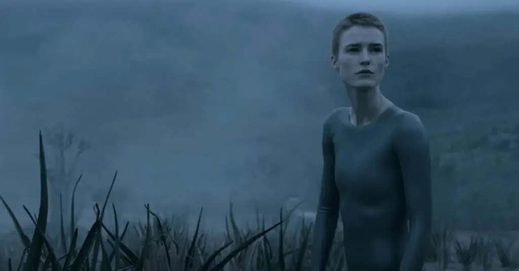 Ридли Скотт снова помещает андроидов на враждебную планету в новом трейлере сериала HBO «Воспитанные волками»