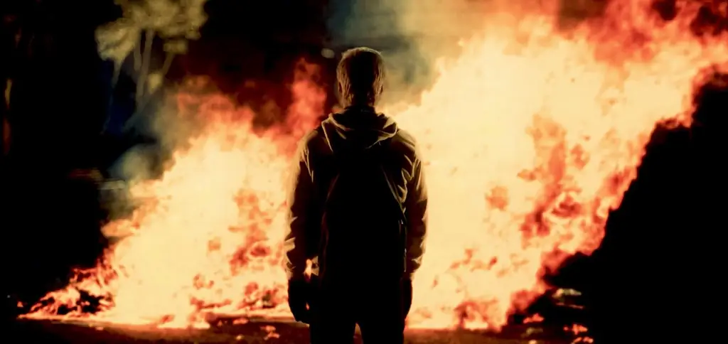 Клип 'My Dead Ones' сходит с ума, пока кровь брызжет из стен тизера! [Эксклюзив]