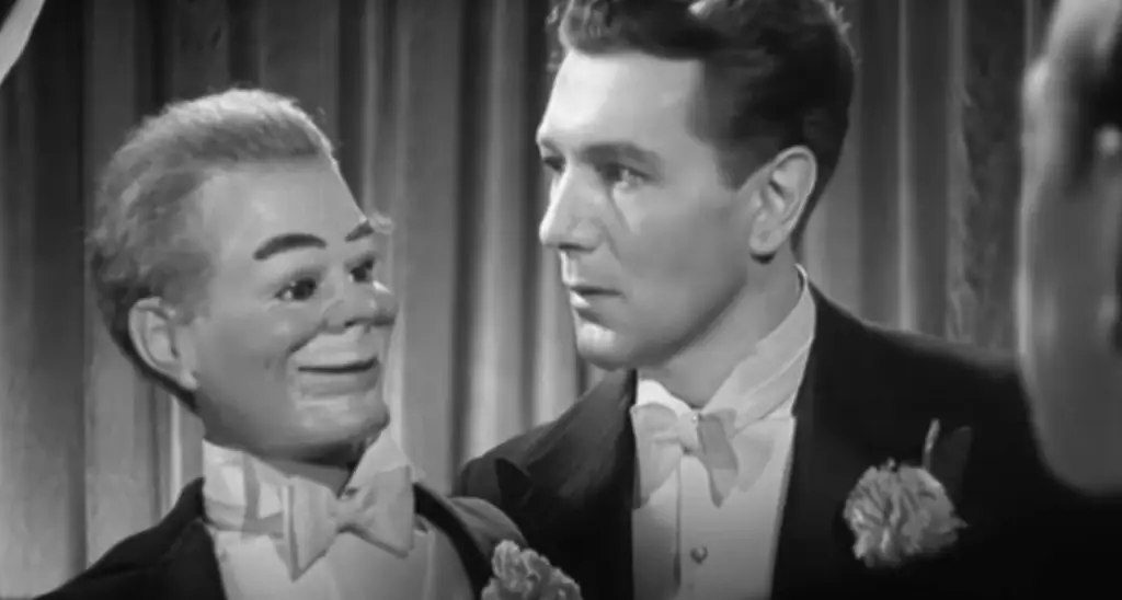 Классическая антология ужасов 'Dead of Night' транслируется бесплатно на Bloody Disgusting TV сегодня вечером