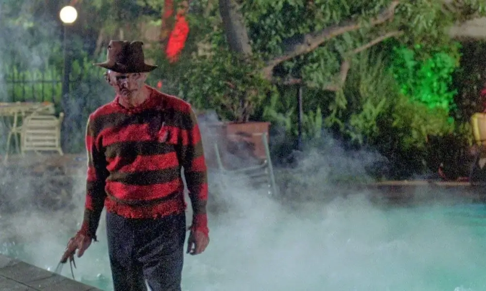 Вы можете заработать 1000 долларов, чтобы посмотреть 24 часа фильмов ужасов без перерыва в этот Хэллоуин; Применить сейчас