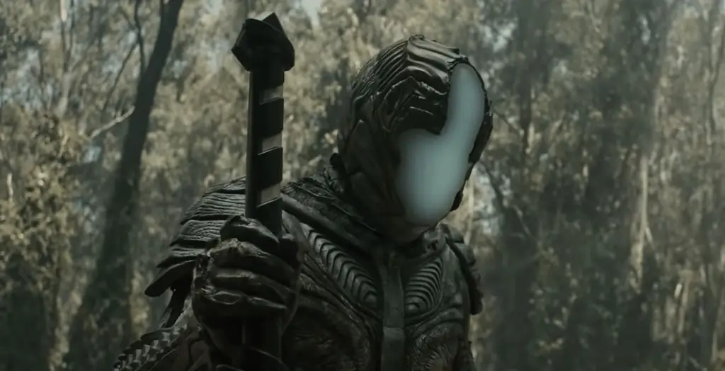 Николас Кейдж сражается с инопланетным захватчиком в научном рейтинге "R"