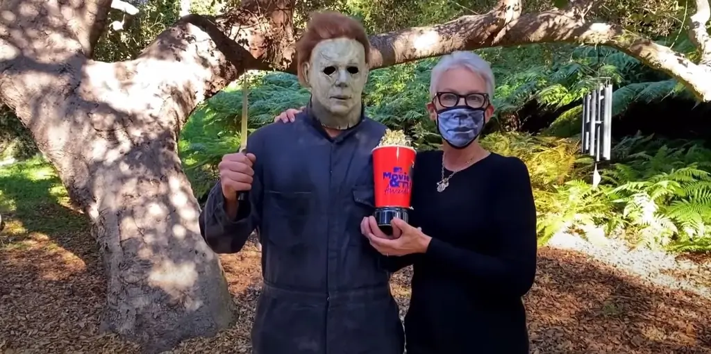 Джейми Ли Кертис названа «Величайшей королевой крика всех времен» на MTV Movie Awards [Видео]