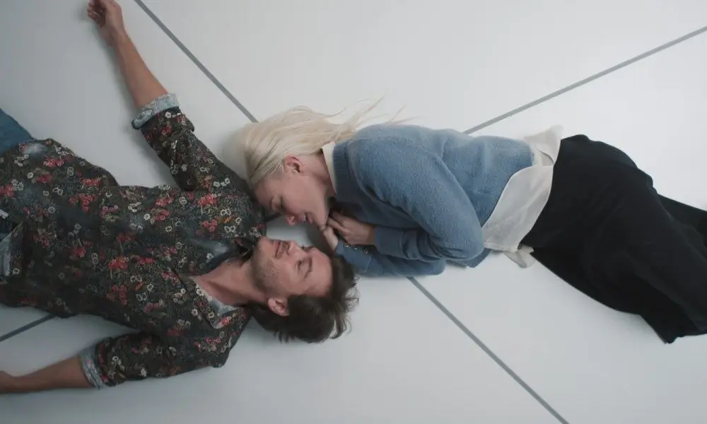 Эмиль Хирш и Кейт Босуорт участвуют в конкурсе «Безупречная комната»