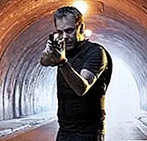 Kiefer Sutherland Free To Headbutt Любой, кого он любит, Сортировка