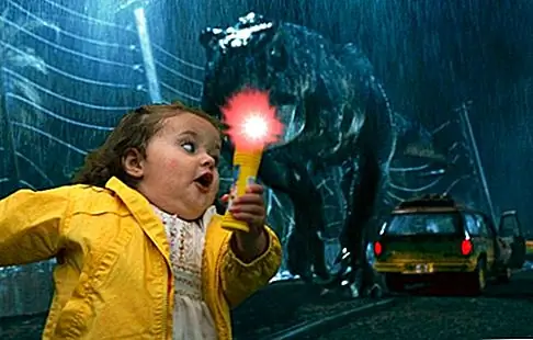 Гарри Поттер убивает ест