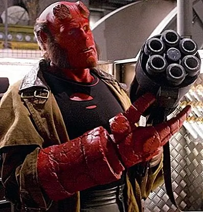 Hellboy II Tops Weekend Box Office (добавьте усталый Wisecrack здесь)