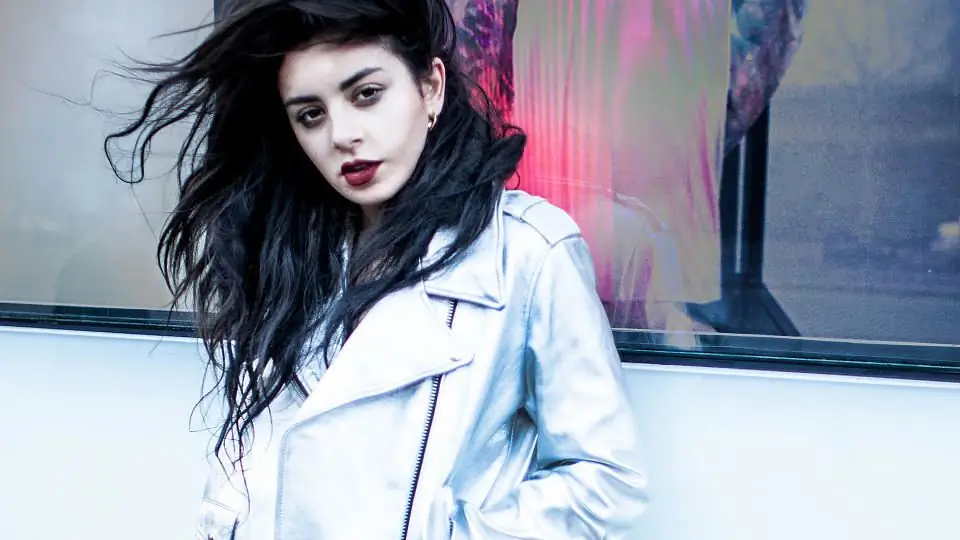 Charli XCX с «Break the Rules»: Песня для джангл-шоу RTL «Ich bin ein Star»