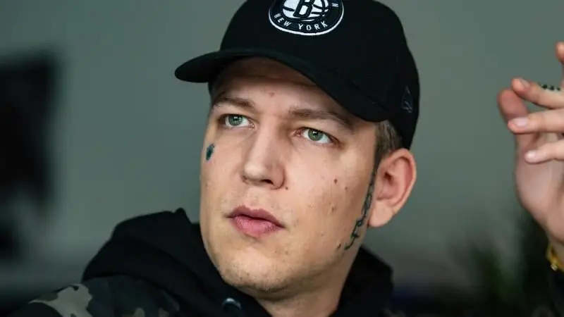 Twitch-стример MontanaBlack сожалеет о секретных фотографиях на Мальте