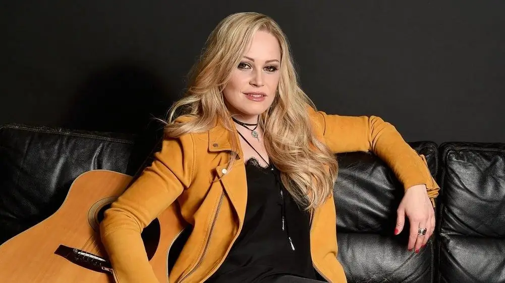 Певица Антония Кубас: «Каждый день женщины добиваются невероятных вещей»
