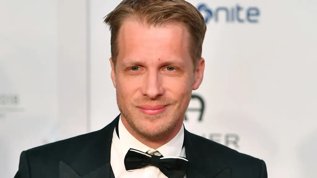 Оливер Почер: странные поздравления с Днем святого Валентина Хайди Клум