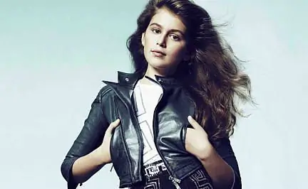 Кровавый парень Кайя Гербер модели для Versace