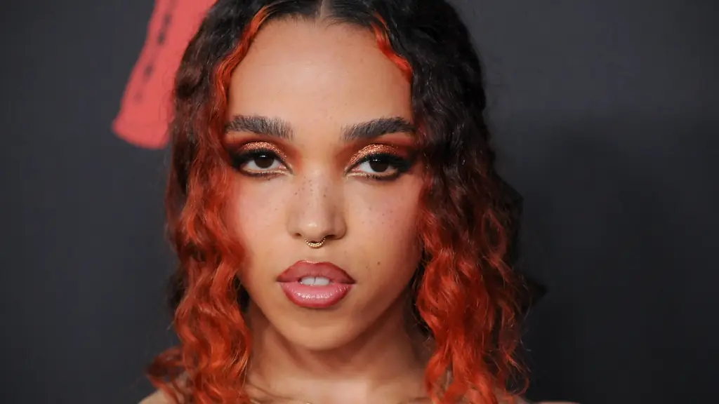 FKA twigs счастлив, что «разорвал отношения» с Шайей Лабафом живым