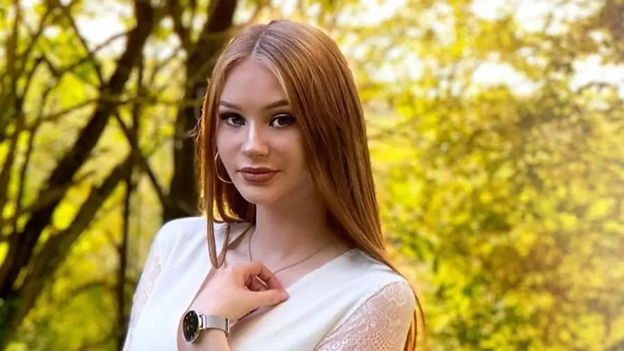 Звезда TikTok Jasi_xx3: Новый друг! Мама-подросток недавно влюбилась