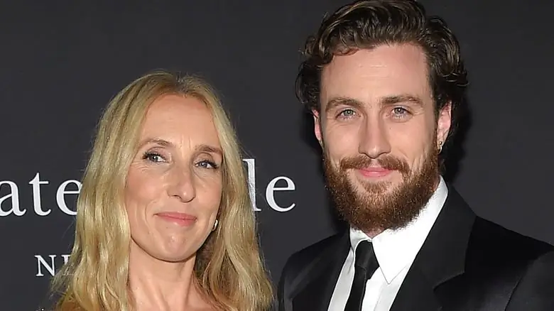 Сэм и Аарон Тейлор-Джонсон улыбаются