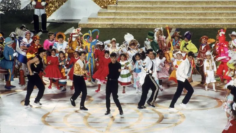 Выступление New Kids on the Block во время перерыва Суперкубка XXV
