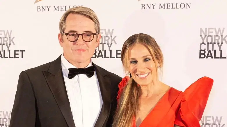 Мэтью Бродерик и Сара Джессика Паркер улыбаются