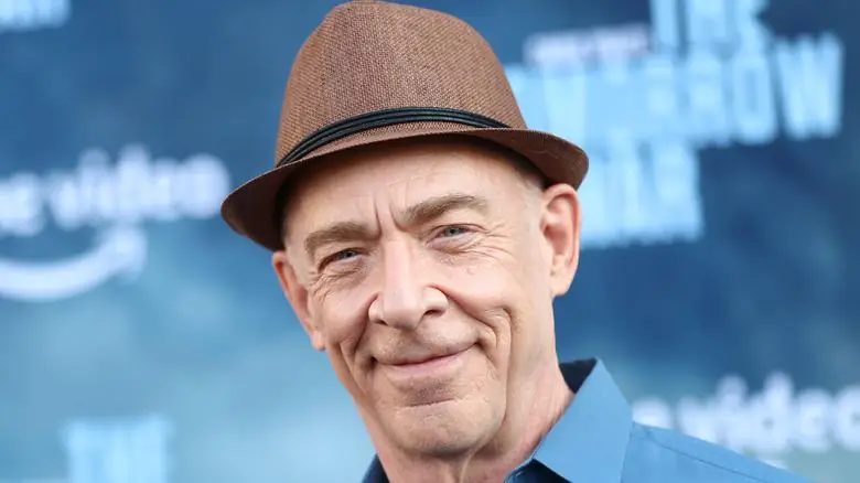 JK Simmons коричневая шляпа